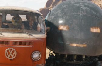 Netflix’s The Electrical State trailer exhibits off cartoony robots and outsized VR headsets