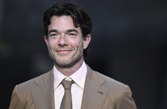John Mulaney will host a dwell selection discuss present on Netflix