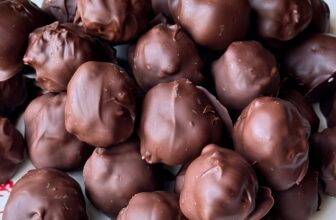 CRUNCHY PEANUT BUTTER BALLS – The Southern Girl Cooks